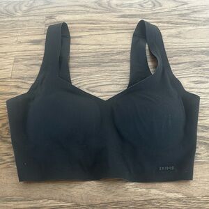 SKIMS TShirt Padded Sports Bra Size S